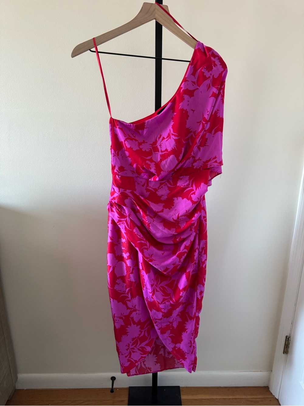 Do+Be One Shoulder Floral Dress Medium - NWT - Picture 2 of 8